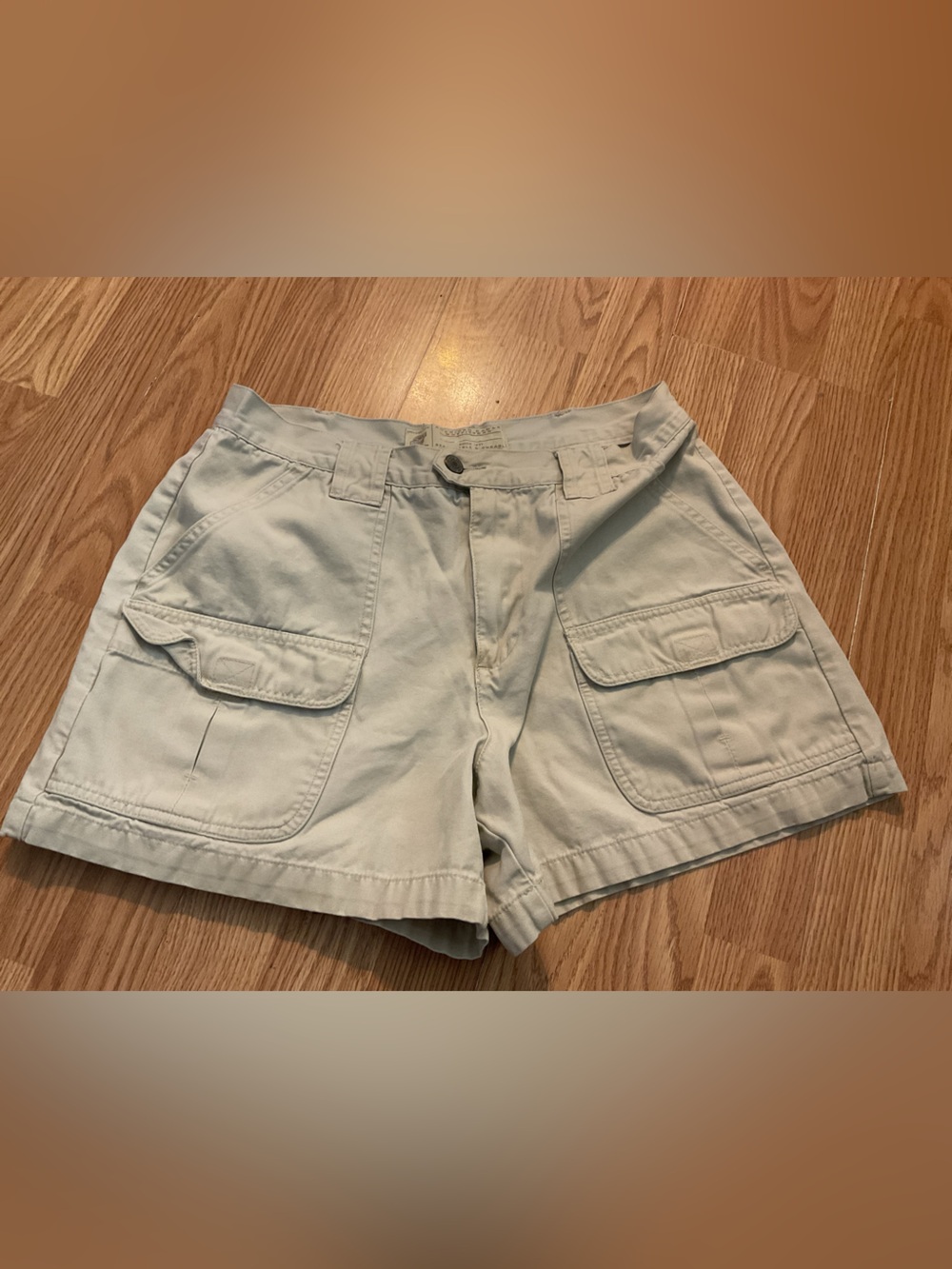 American Outfitters Khaki Women’s  Shorts Sz.12 (31”W 4”L